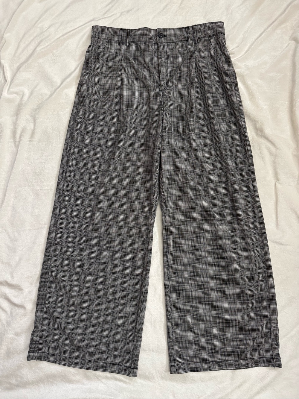 EUC American Eagle Outfitters Plaid Super High Rise Wide Leg Trousers!